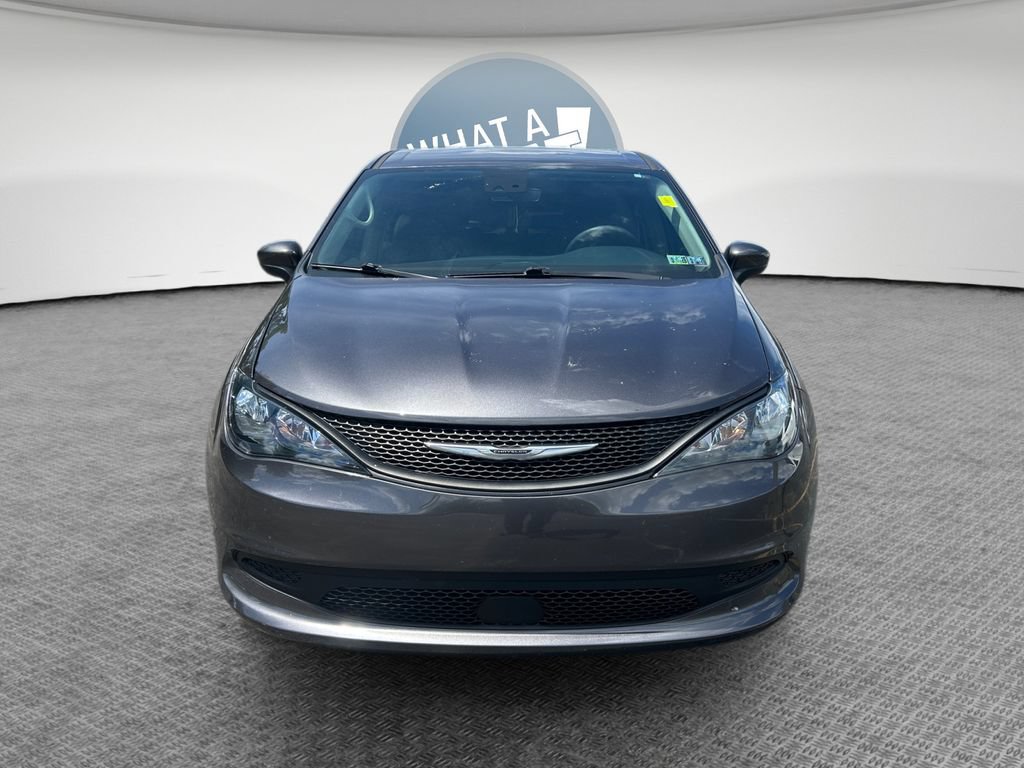 Certified 2023 Chrysler Voyager LX FWD image 9