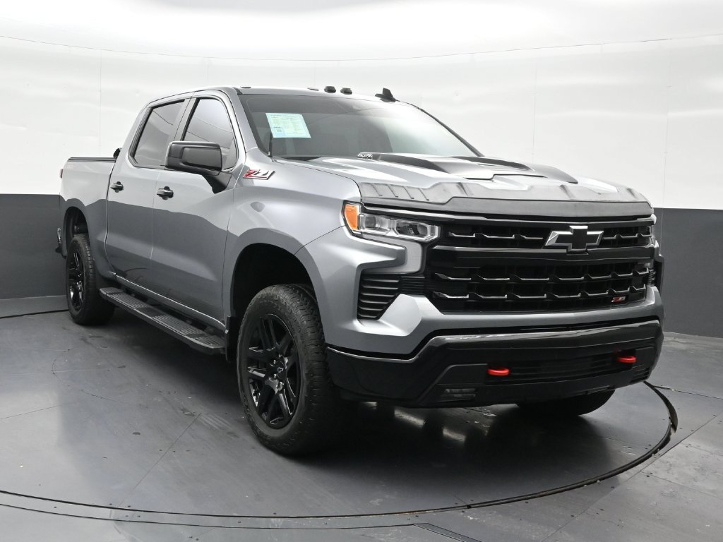 Used 2025 Chevrolet Silverado 1500 LT Trail Boss w/ Convenience Package II AWD/4WD image 8