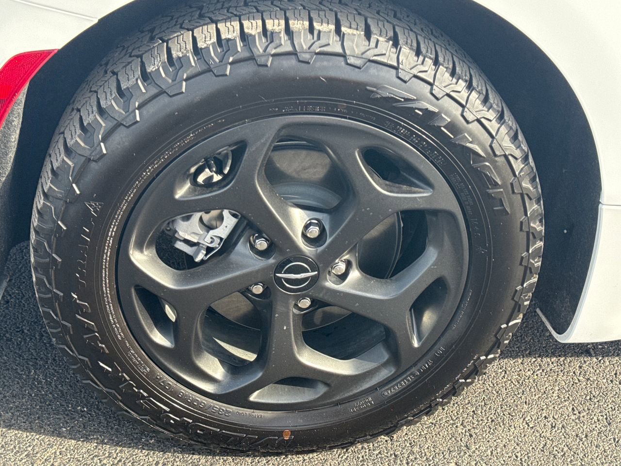 Used 2024 Chrysler Pacifica Premium image 10