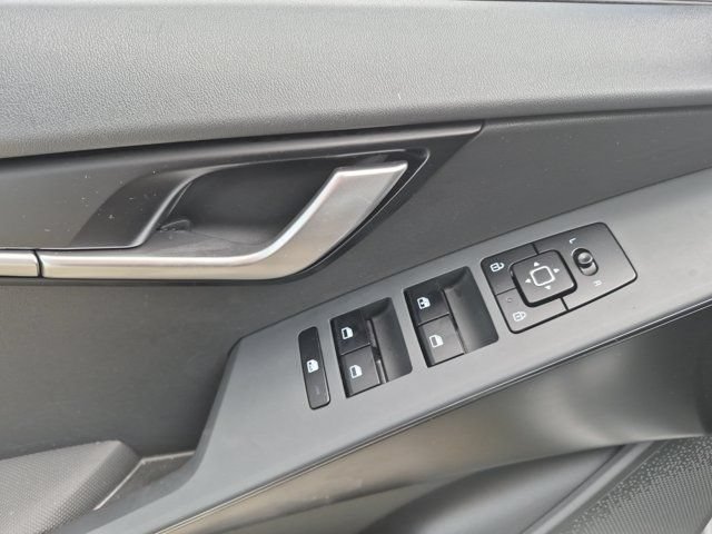 Used 2025 Kia Niro LX FWD image 13