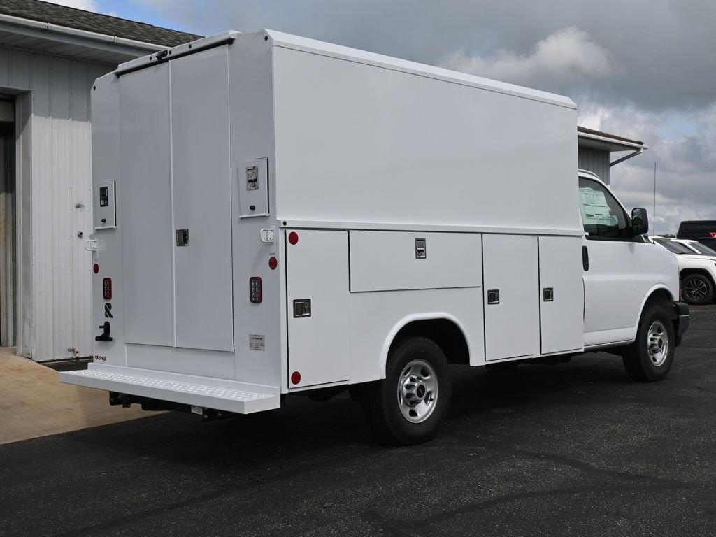New 2025 GMC Savana 3500 w/ Power Convenience Package RWD image 5