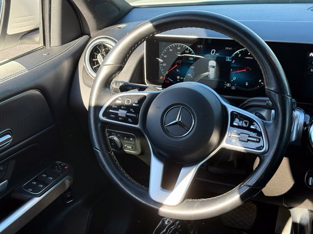 Used 2021 Mercedes-Benz GLB 250 4MATIC image 23