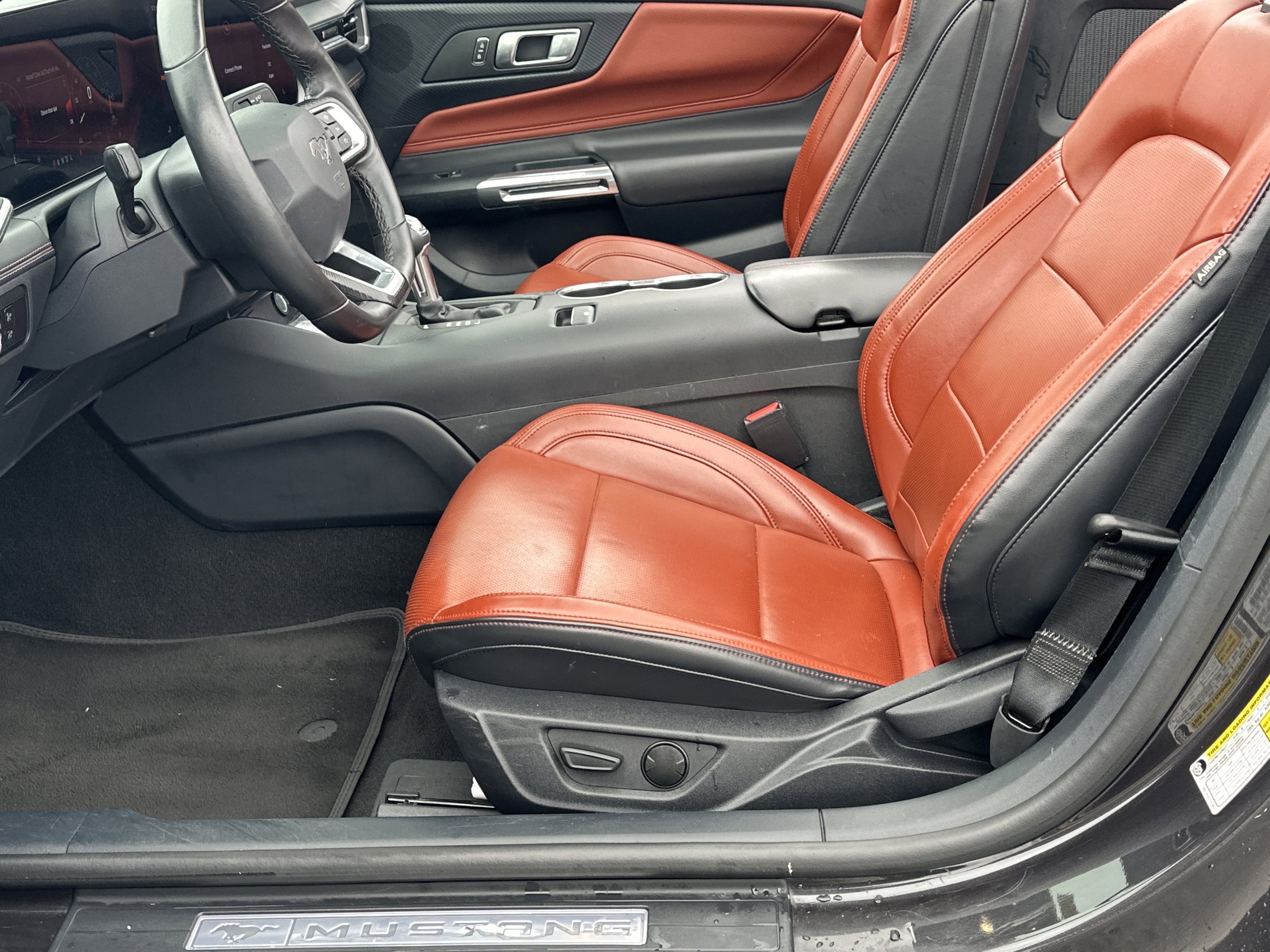 Used 2024 Ford Mustang Premium image 9