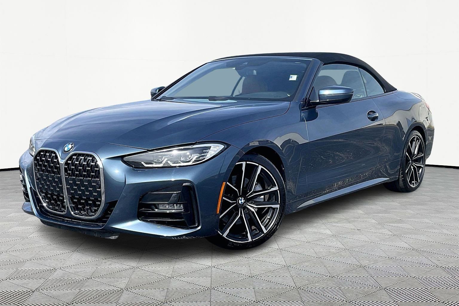 Used 2021 BMW 430i Convertible w/ M Sport Package image 2