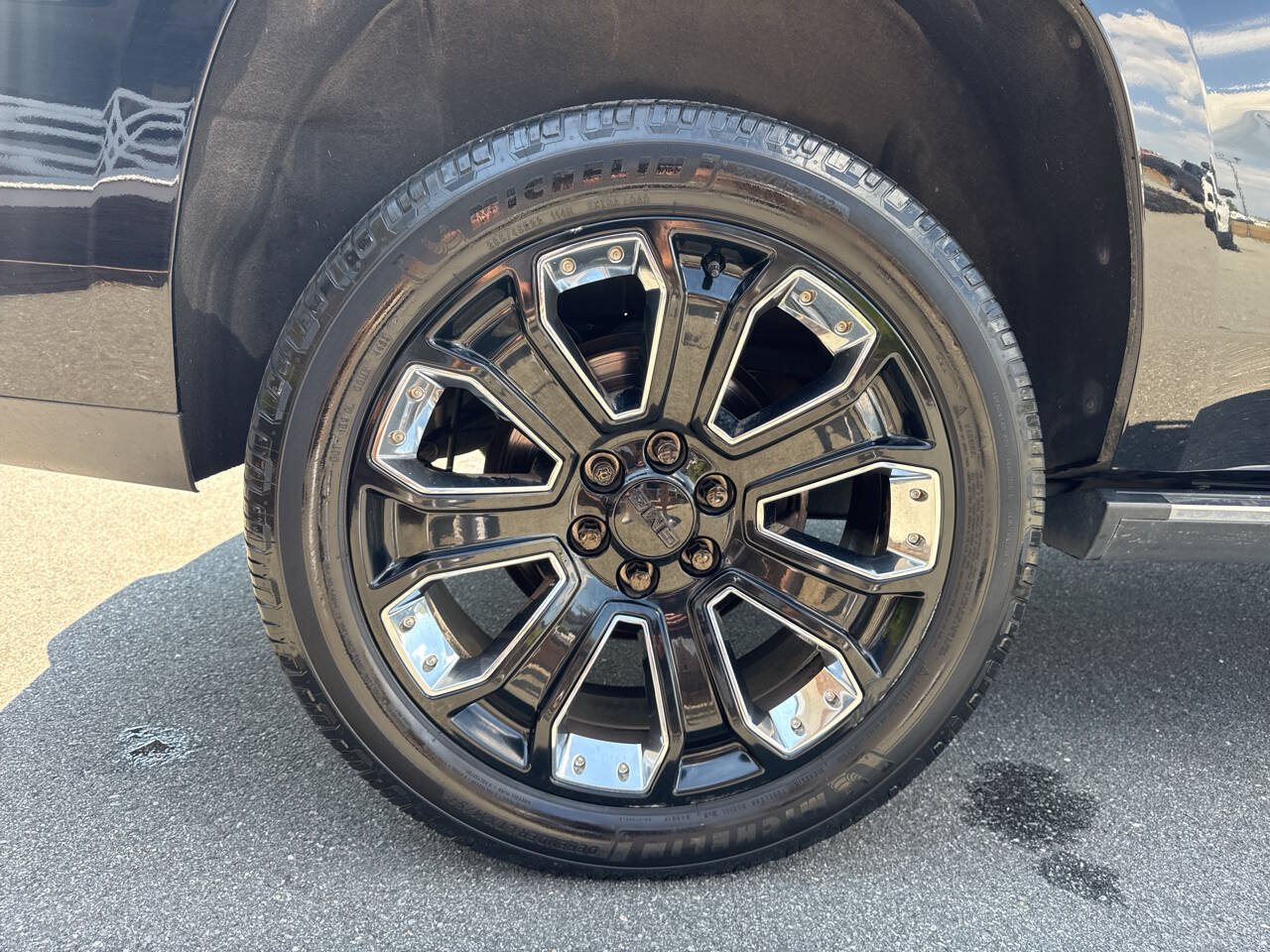 Used 2019 GMC Yukon Denali w/ Denali Ultimate Package AWD/4WD image 45