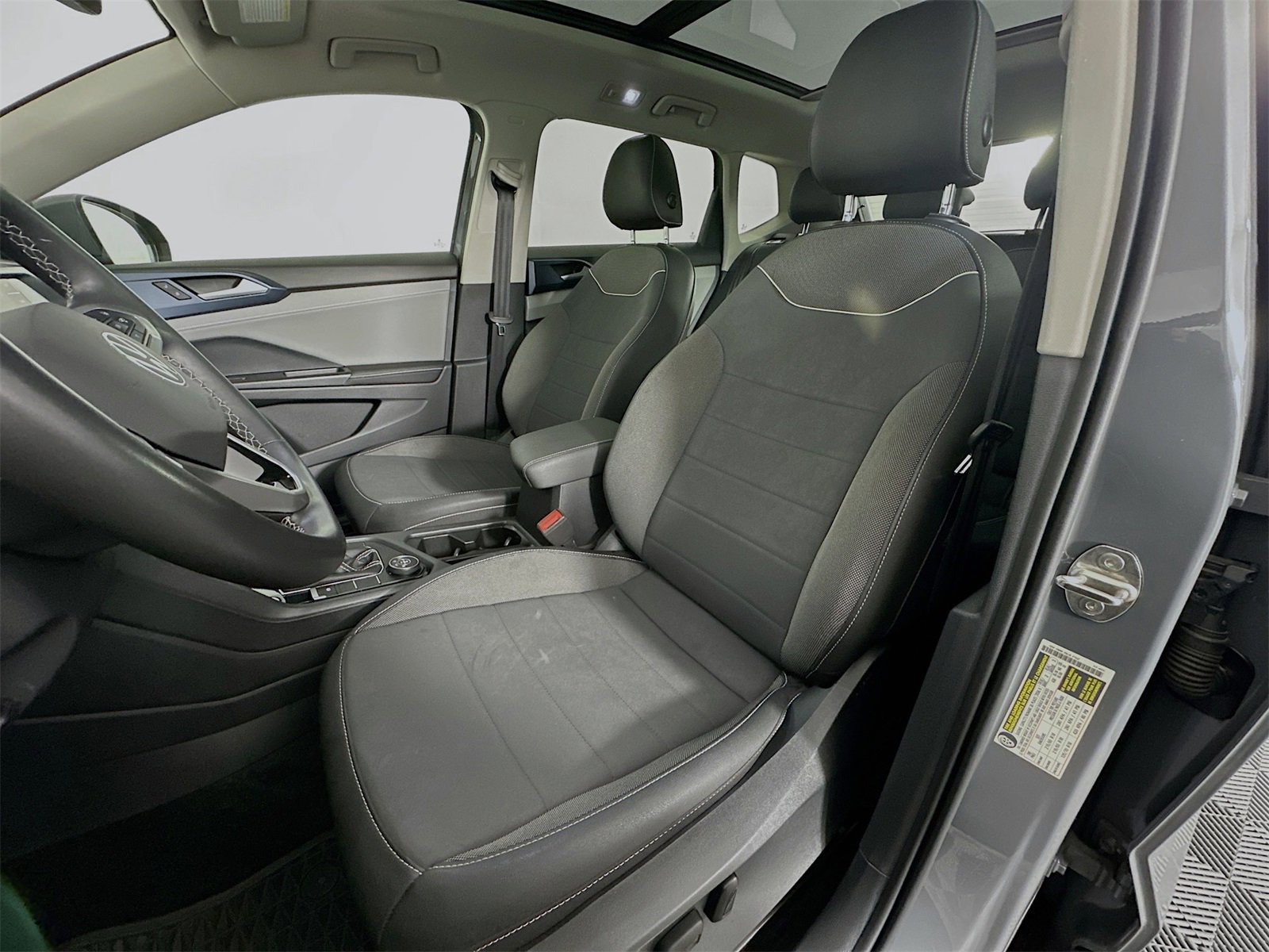 Used 2024 Volkswagen Taos SE w/ Panoramic Sunroof Package image 21