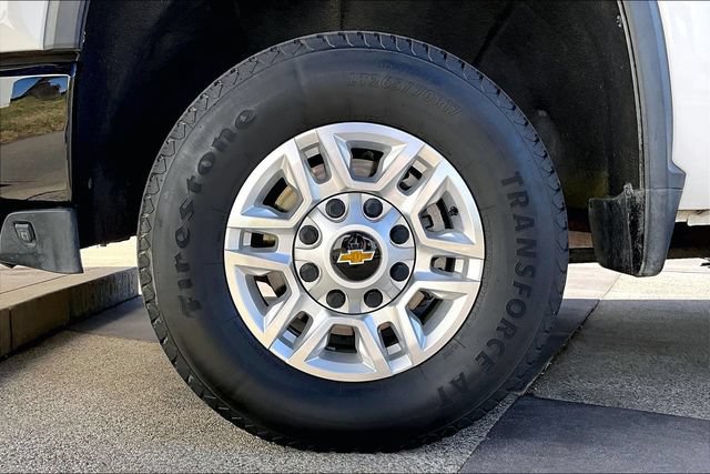 Certified 2022 Chevrolet Silverado 2500 Custom w/ Custom Value Package AWD/4WD image 9