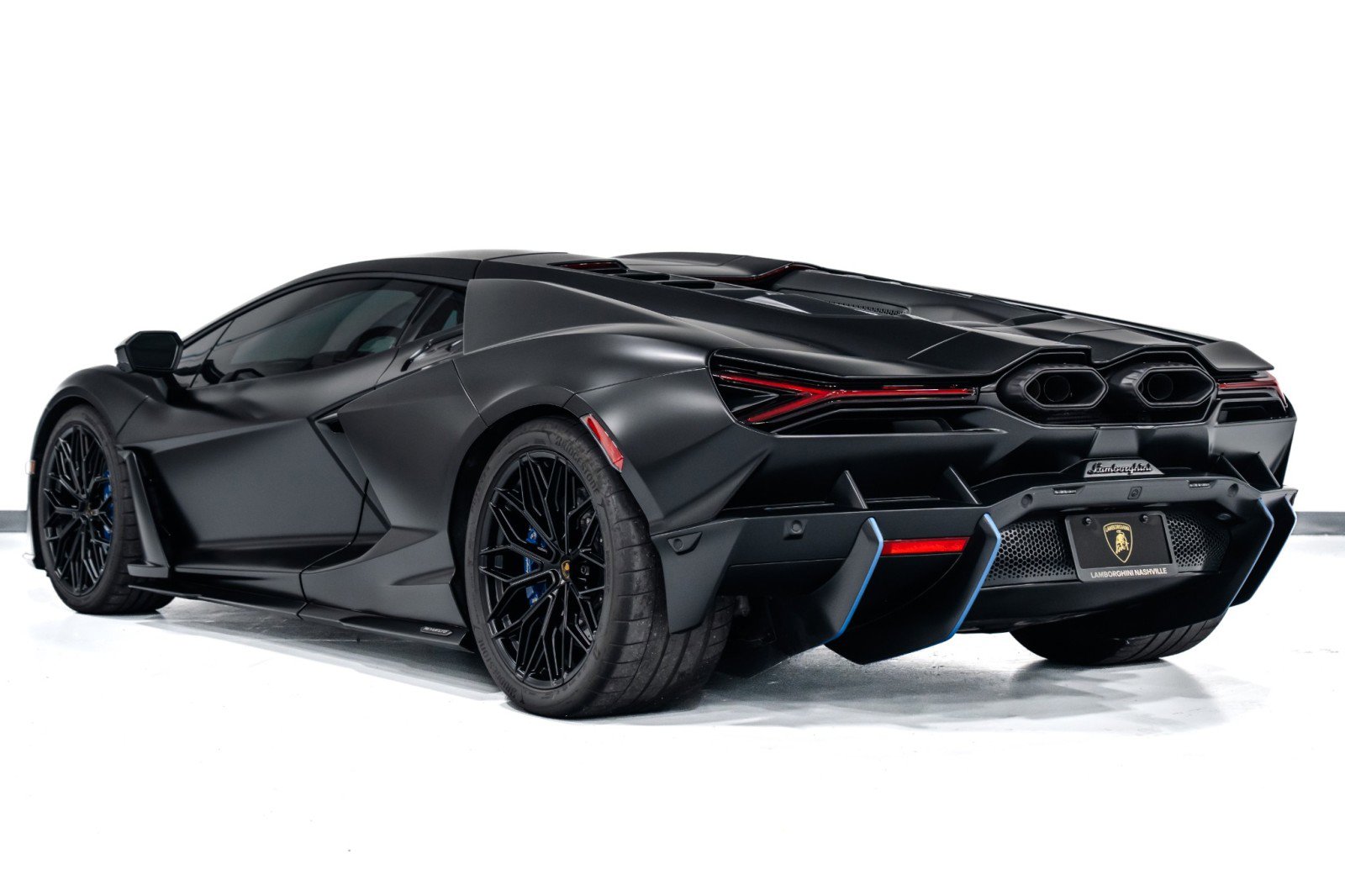 Used 2025 Lamborghini Revuelto image 6