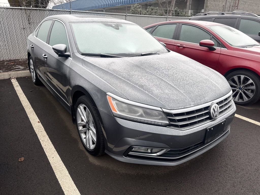 Used 2017 Volkswagen Passat 1.8T SEL Premium image 4