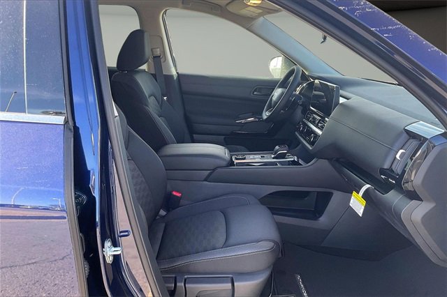 New 2026 Nissan Pathfinder SV image 11