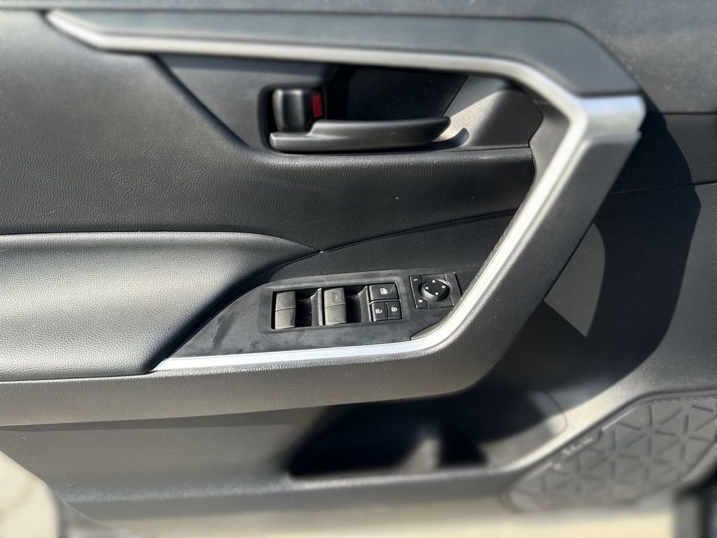 Used 2024 Toyota RAV4 LE image 15