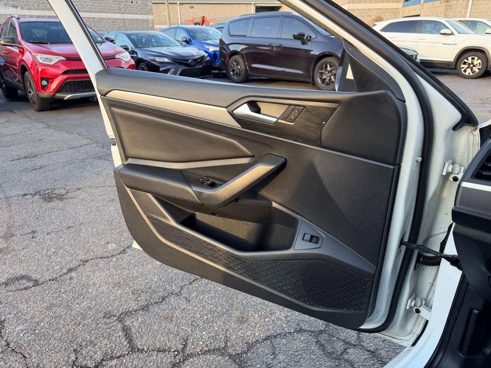 Used 2019 Volkswagen Jetta S image 24