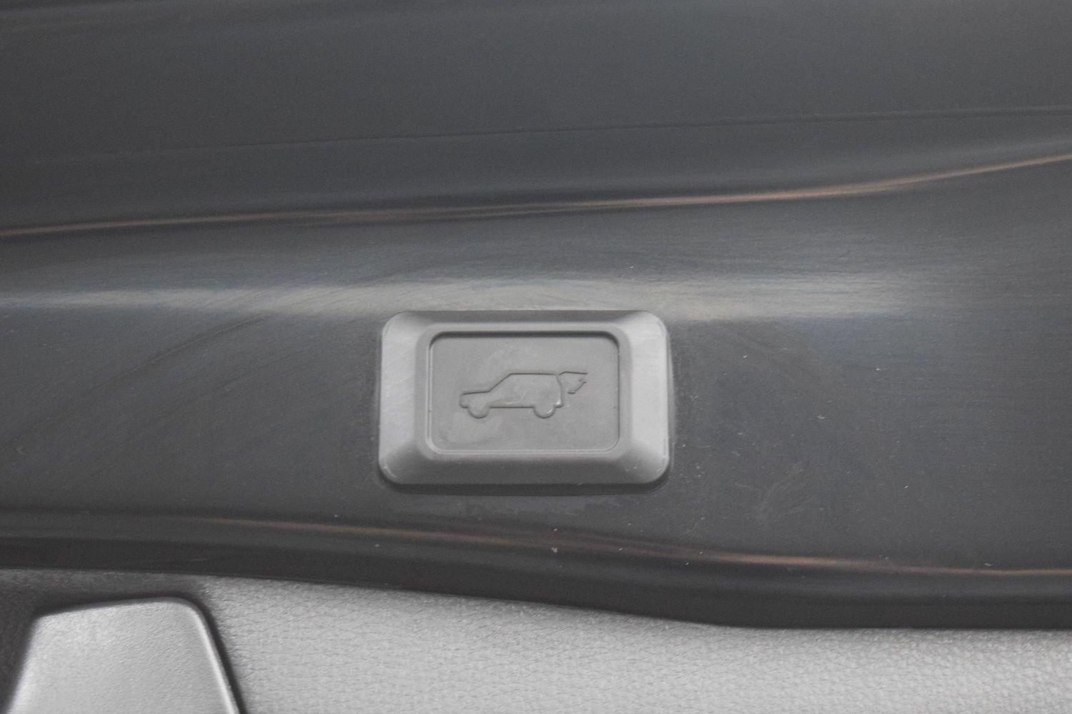 Used 2023 Toyota RAV4 XLE w/ Convenience Package AWD/4WD image 12