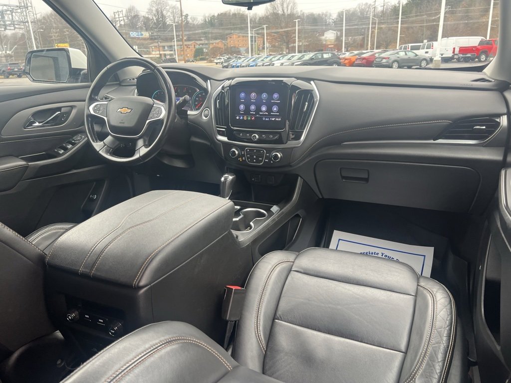 Used 2020 Chevrolet Traverse LT w/ LT Premium Package image 12