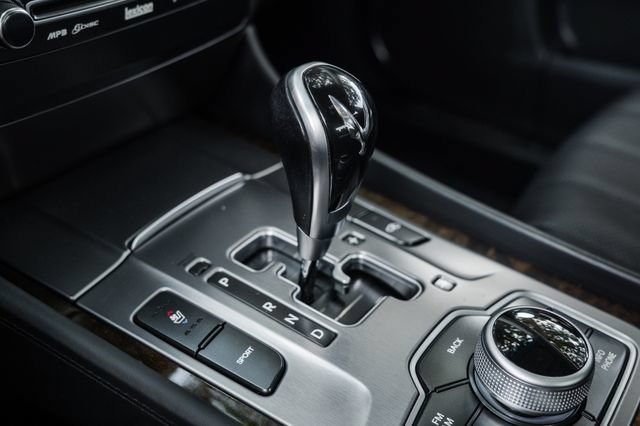 Used 2012 Hyundai Equus Signature RWD image 16