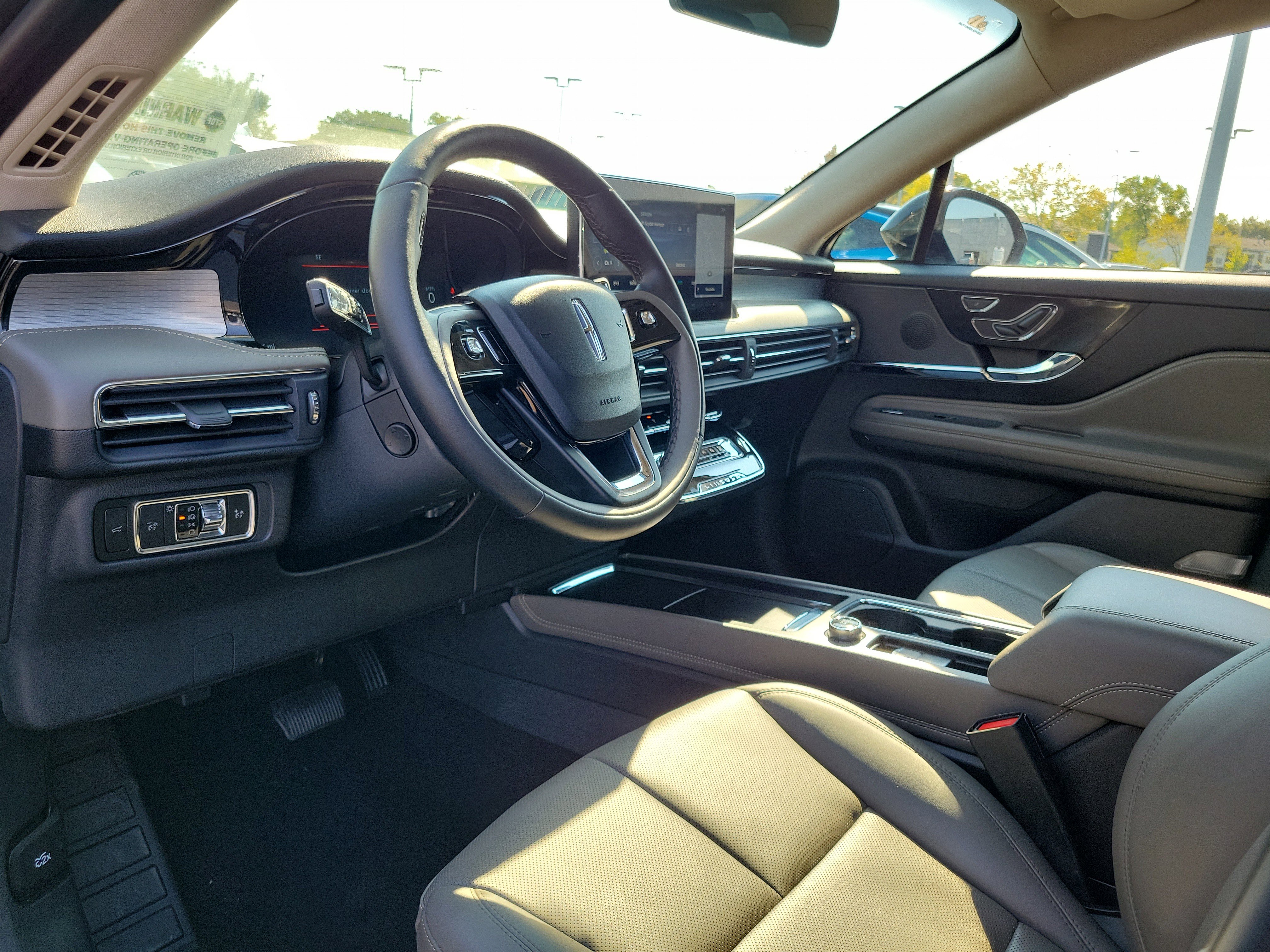 Certified 2024 Lincoln Corsair AWD w/ Equipment Group 101A image 21