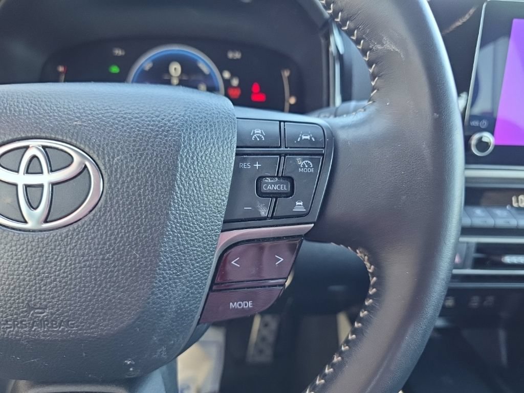 Used 2025 Toyota Camry SE FWD image 22