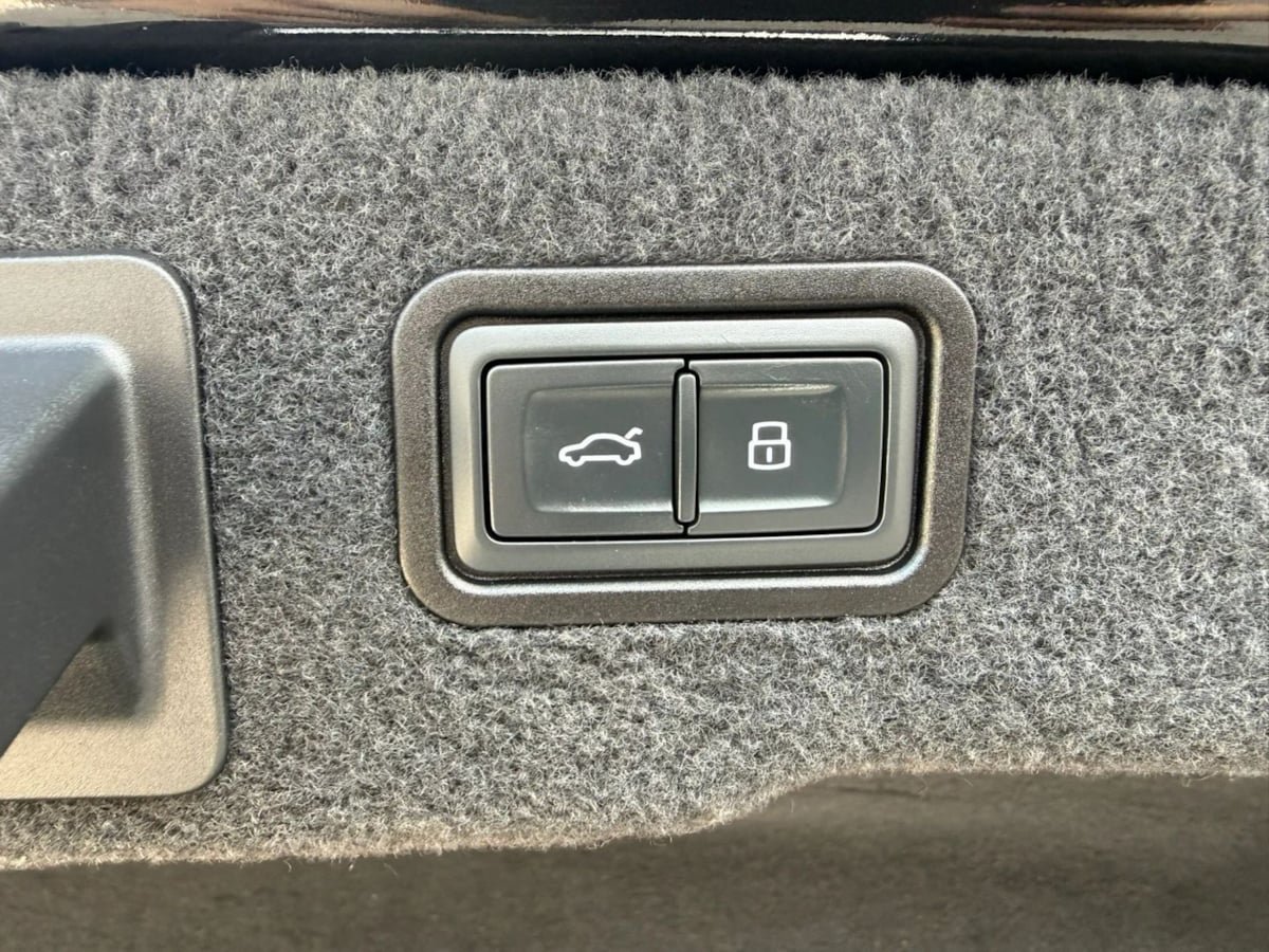Used 2019 Audi A8 L 3.0T w/ Executive Package AWD/4WD image 33