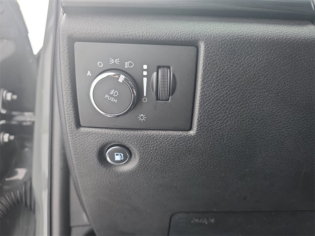 Used 2020 Jeep Grand Cherokee Altitude image 26