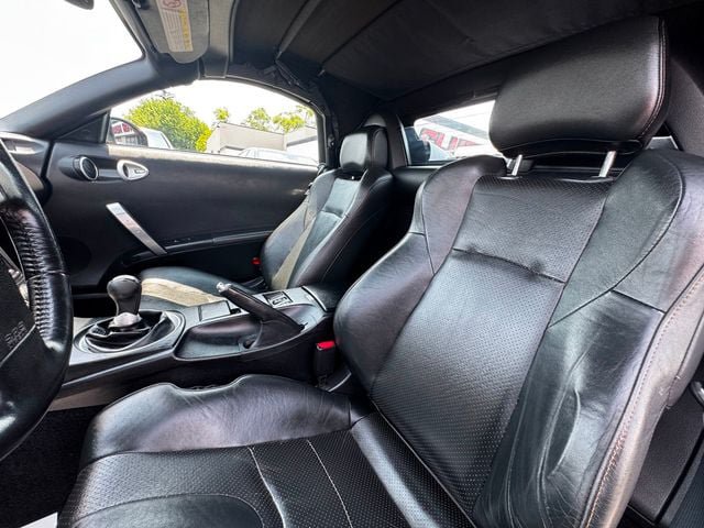 Used 2004 Nissan 350Z Touring RWD image 12