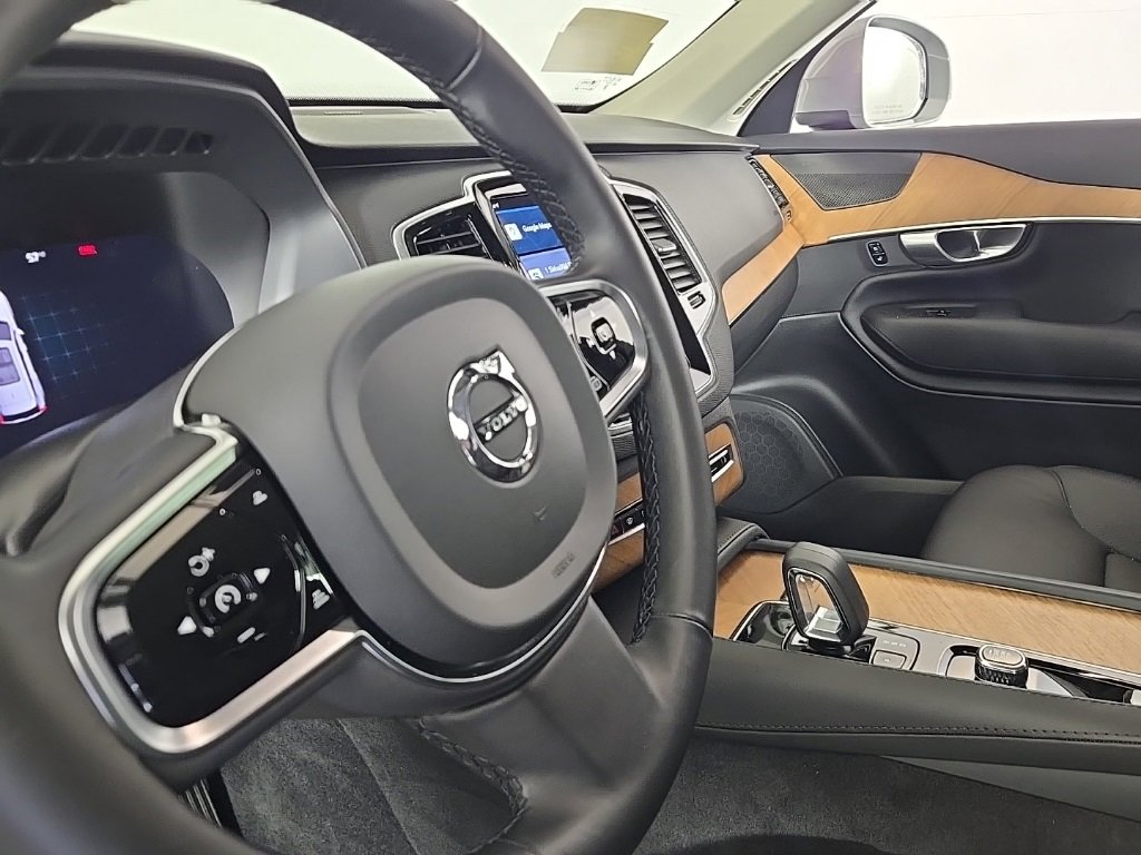 Certified 2024 Volvo XC90 B6 Plus w/ Protection Package image 21
