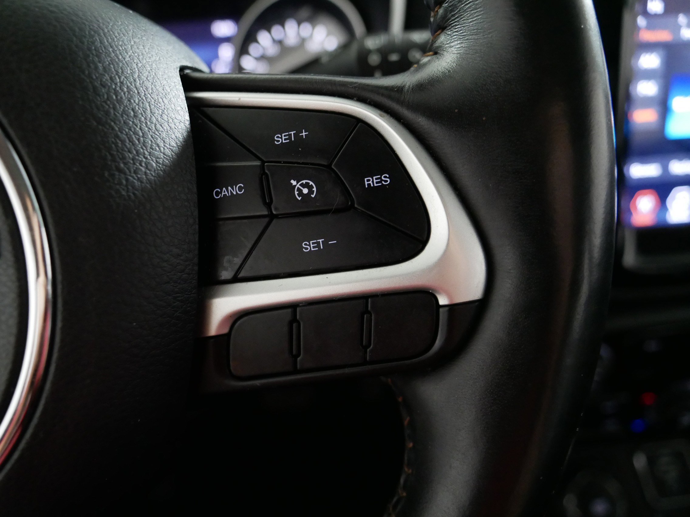 Used 2018 Jeep Compass Limited AWD/4WD image 28