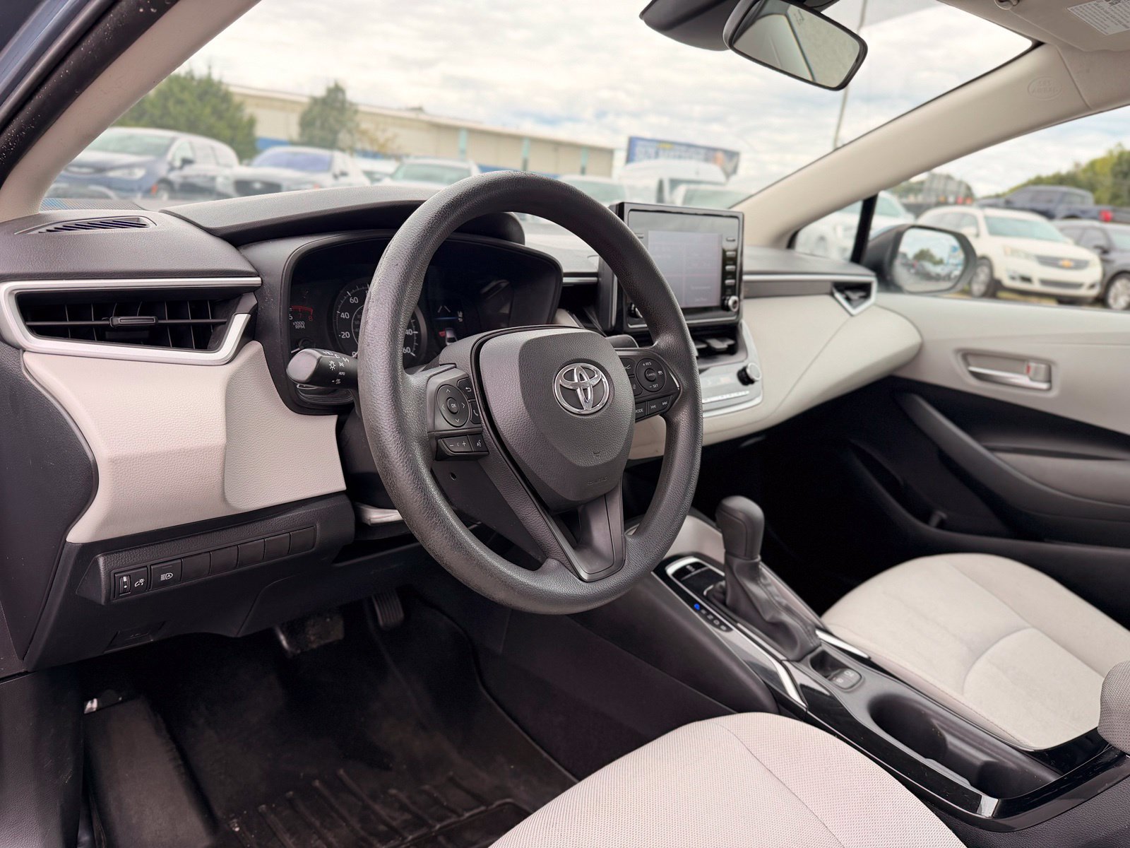 Used 2020 Toyota Corolla L FWD image 15