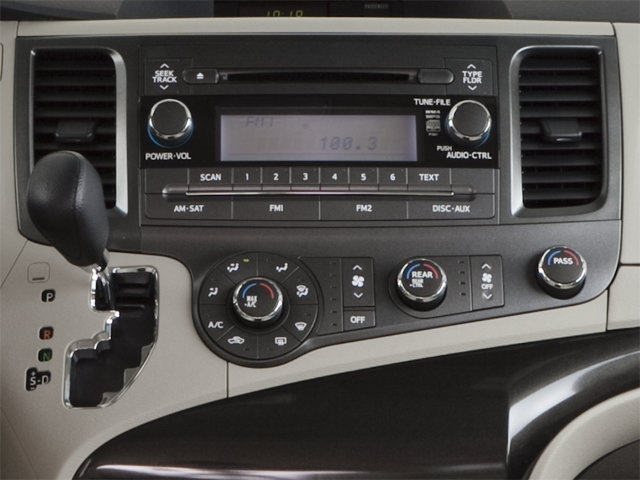 Used 2011 Toyota Sienna XLE w/ Premium Pkg FWD image 10