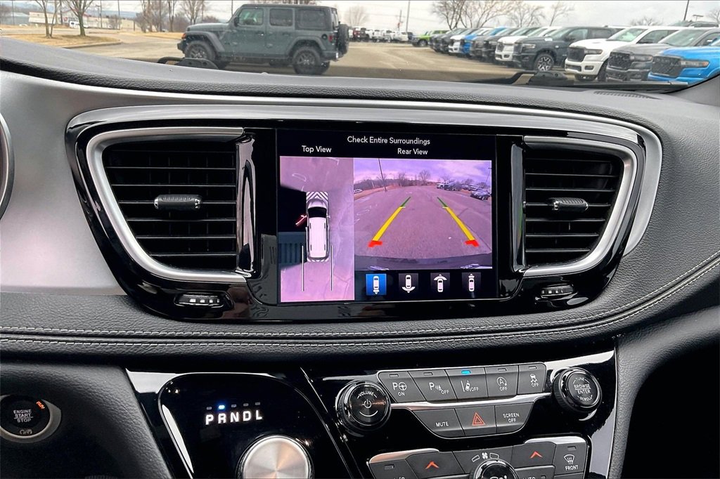 Used 2018 Chrysler Pacifica Limited w/ Advanced Safetytec Group image 20