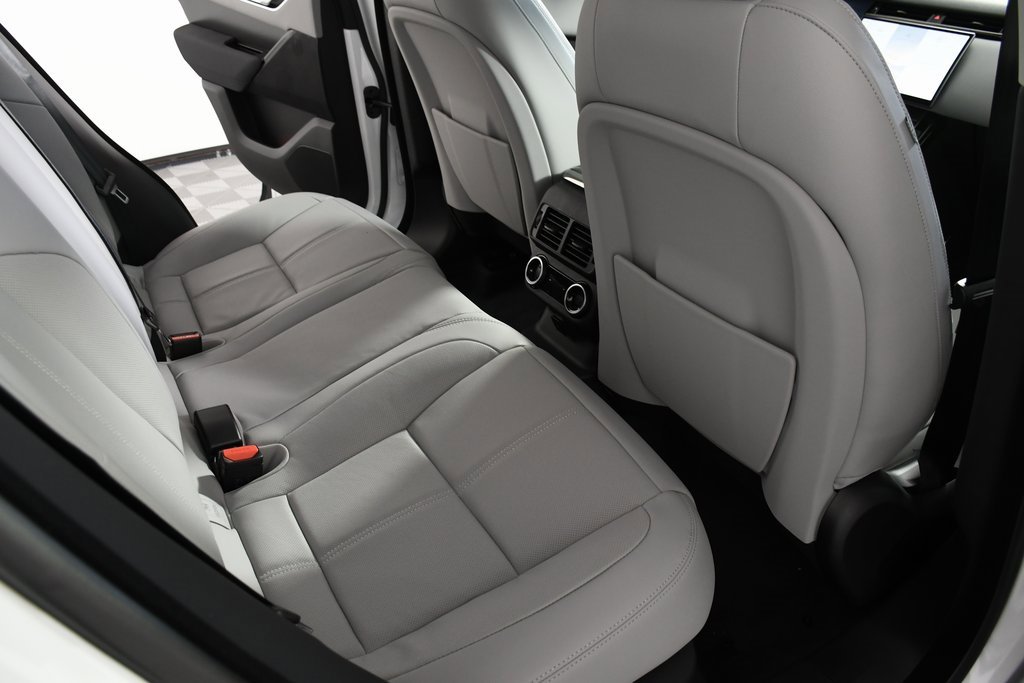 Used 2025 Land Rover Range Rover Velar Dynamic SE image 22