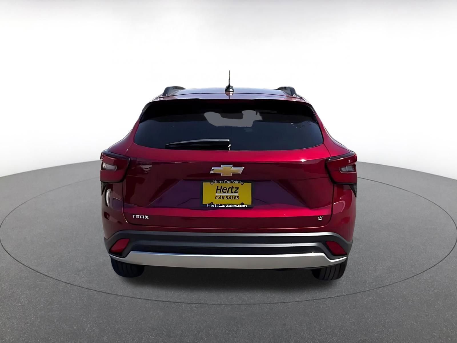 Used 2025 Chevrolet Trax LT FWD image 12