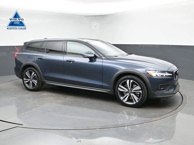 Used 2025 Volvo V60 B5 Cross Country Plus