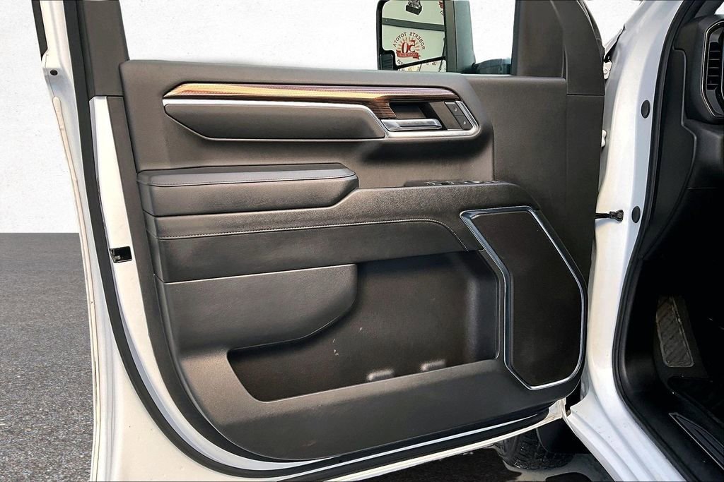 Used 2024 Chevrolet Silverado 3500 LT image 16