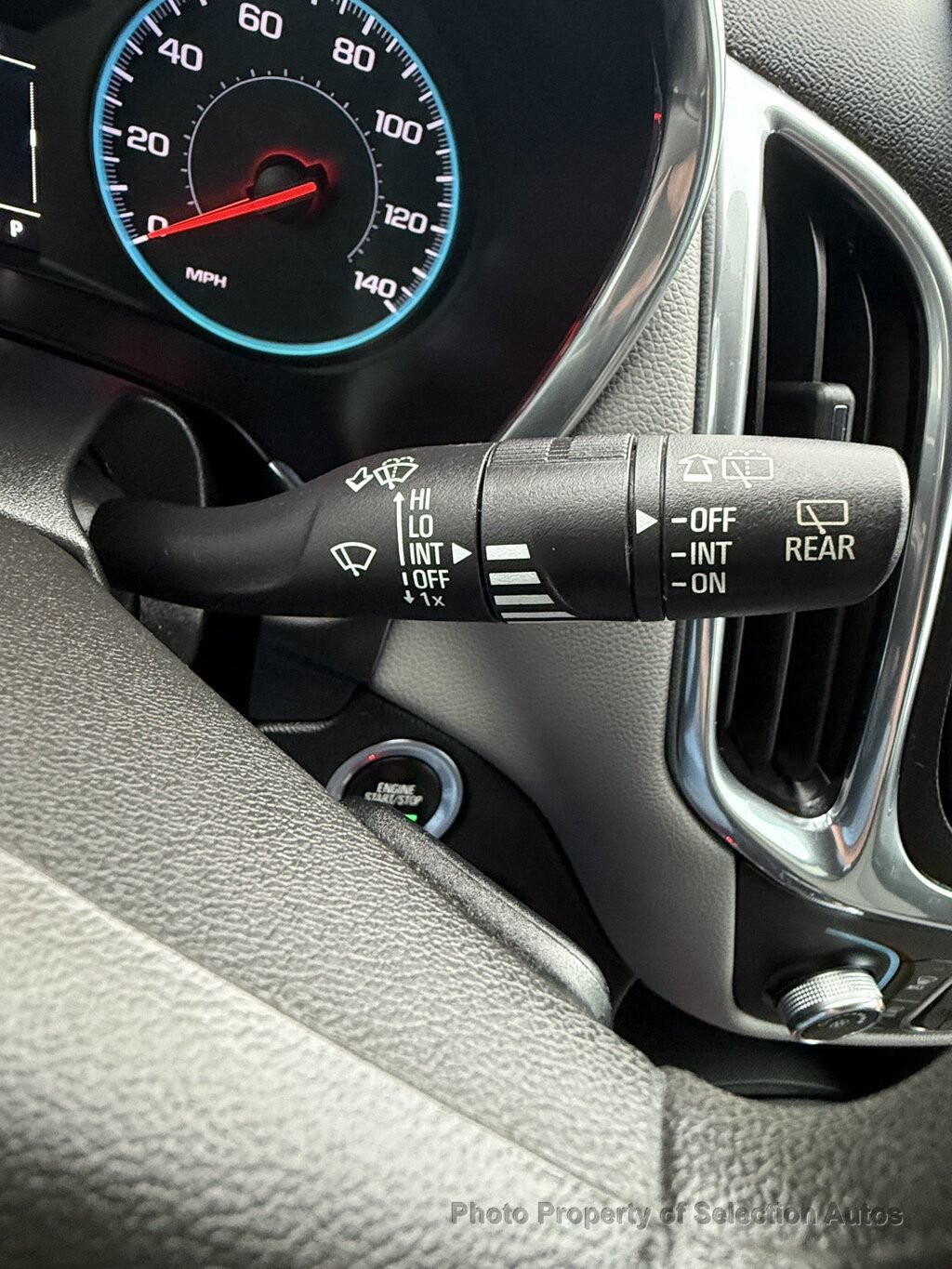 Used 2018 Chevrolet Equinox LS FWD image 19