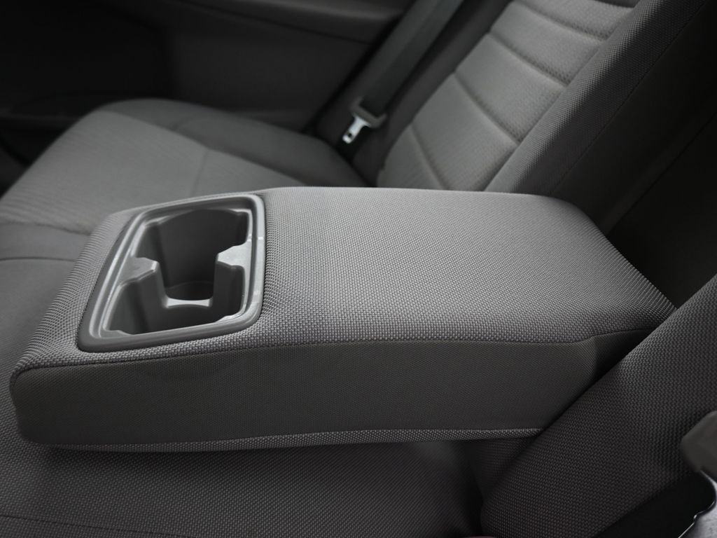 Used 2017 Toyota Camry LE image 31