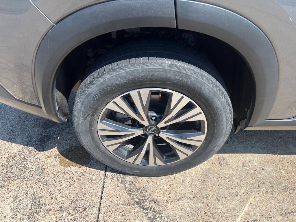 Used 2023 Nissan Rogue SV AWD/4WD image 16