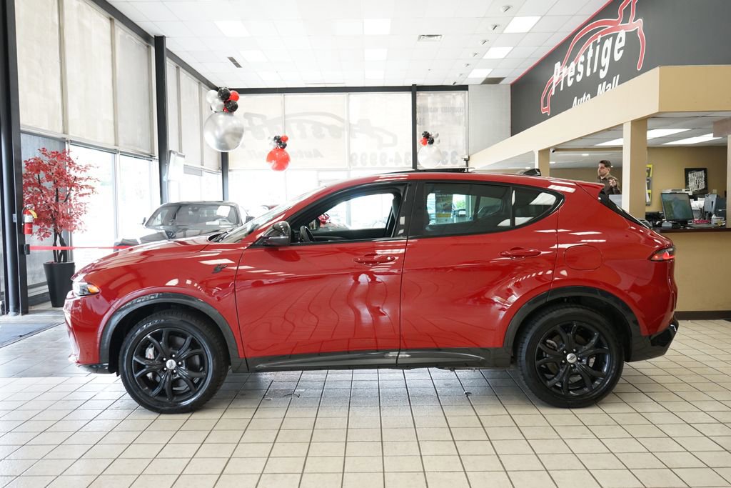 Used 2024 Dodge Hornet R/T Plus w/ R/T Blacktop Package AWD/4WD image 4