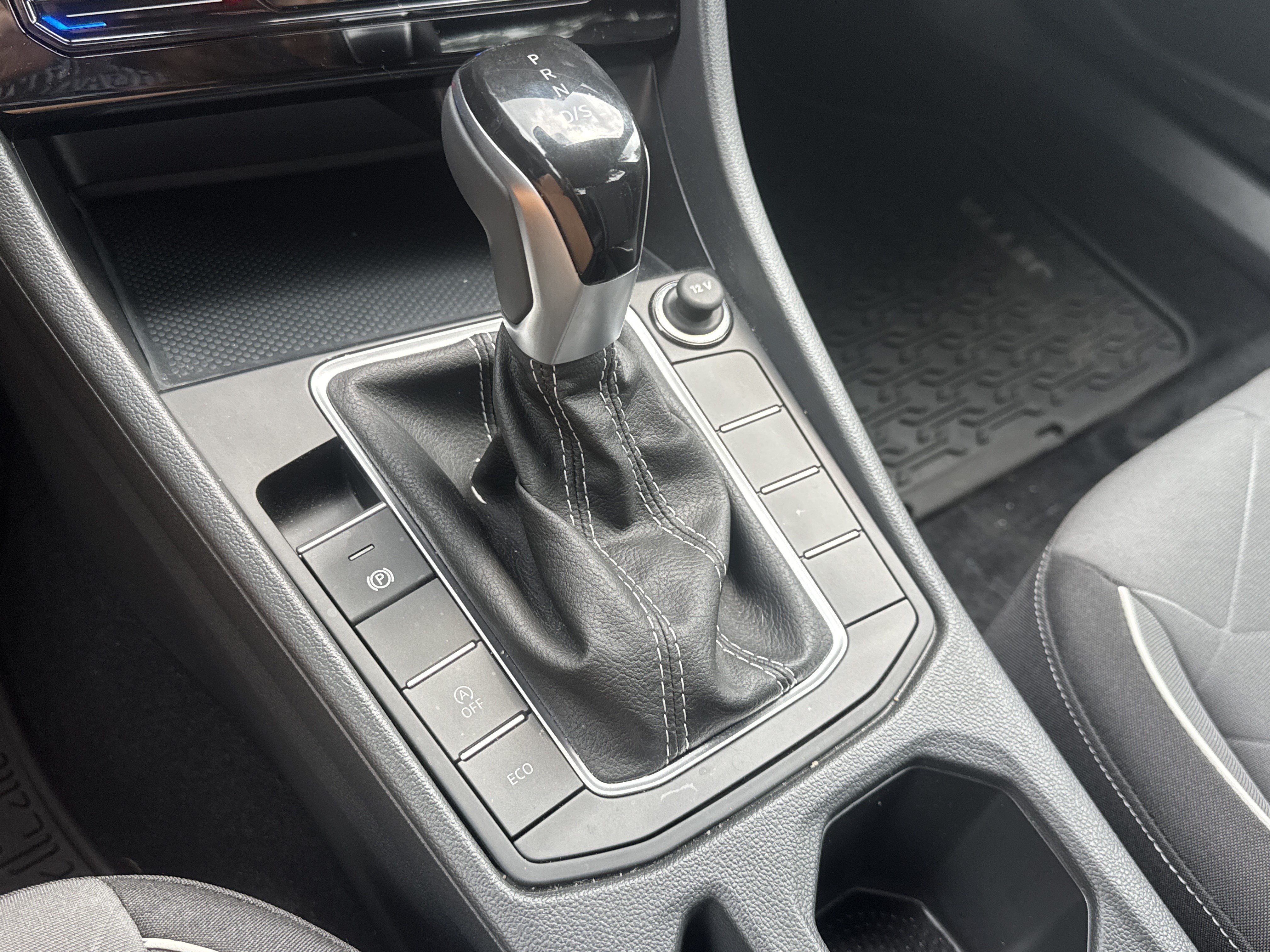 Certified 2025 Volkswagen Jetta Sport FWD image 15