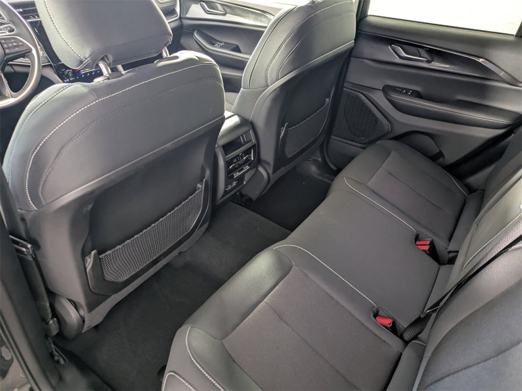 Certified 2023 Jeep Grand Cherokee Laredo image 14