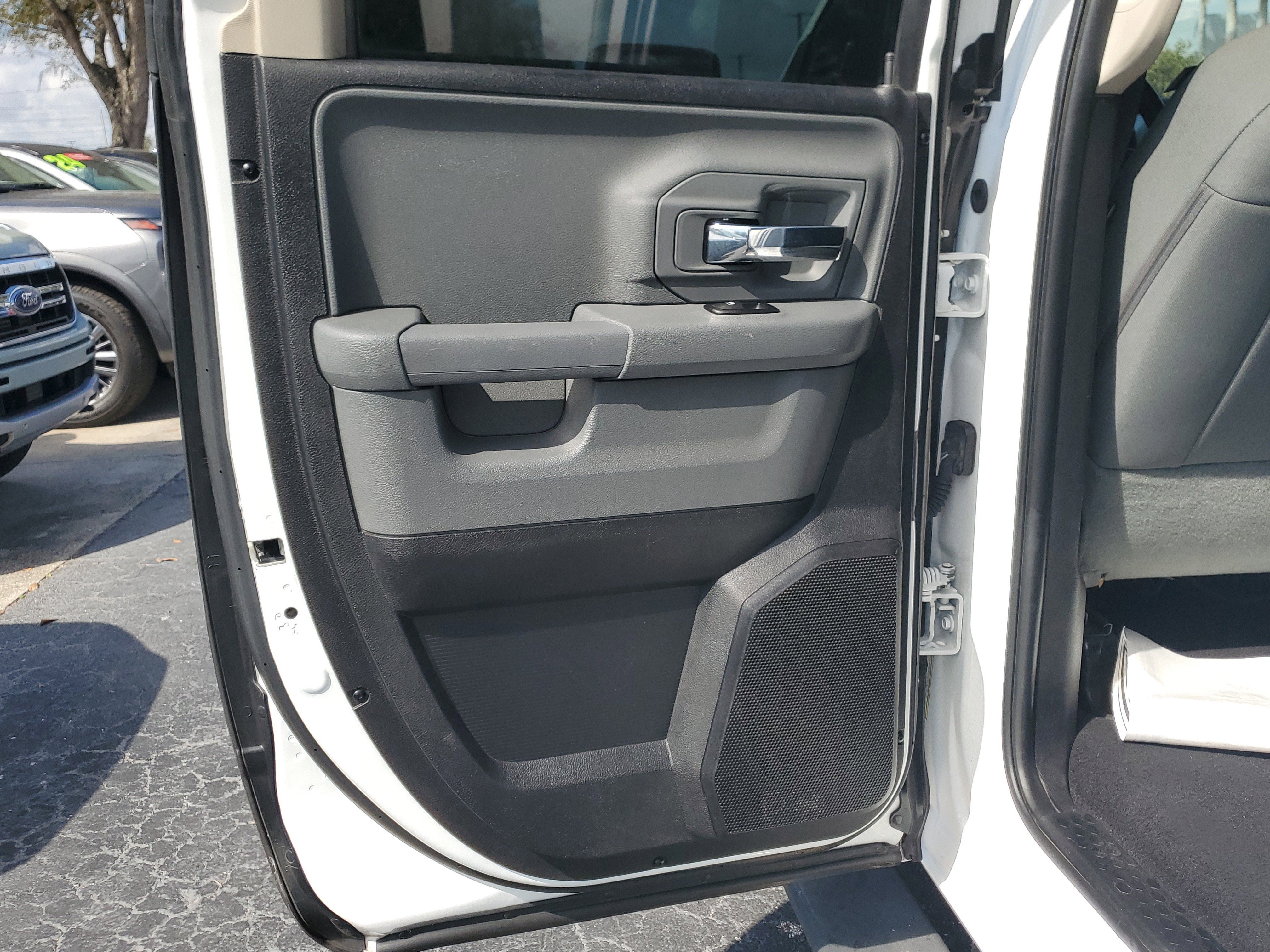 Used 2016 RAM 1500 Classic SLT image 9