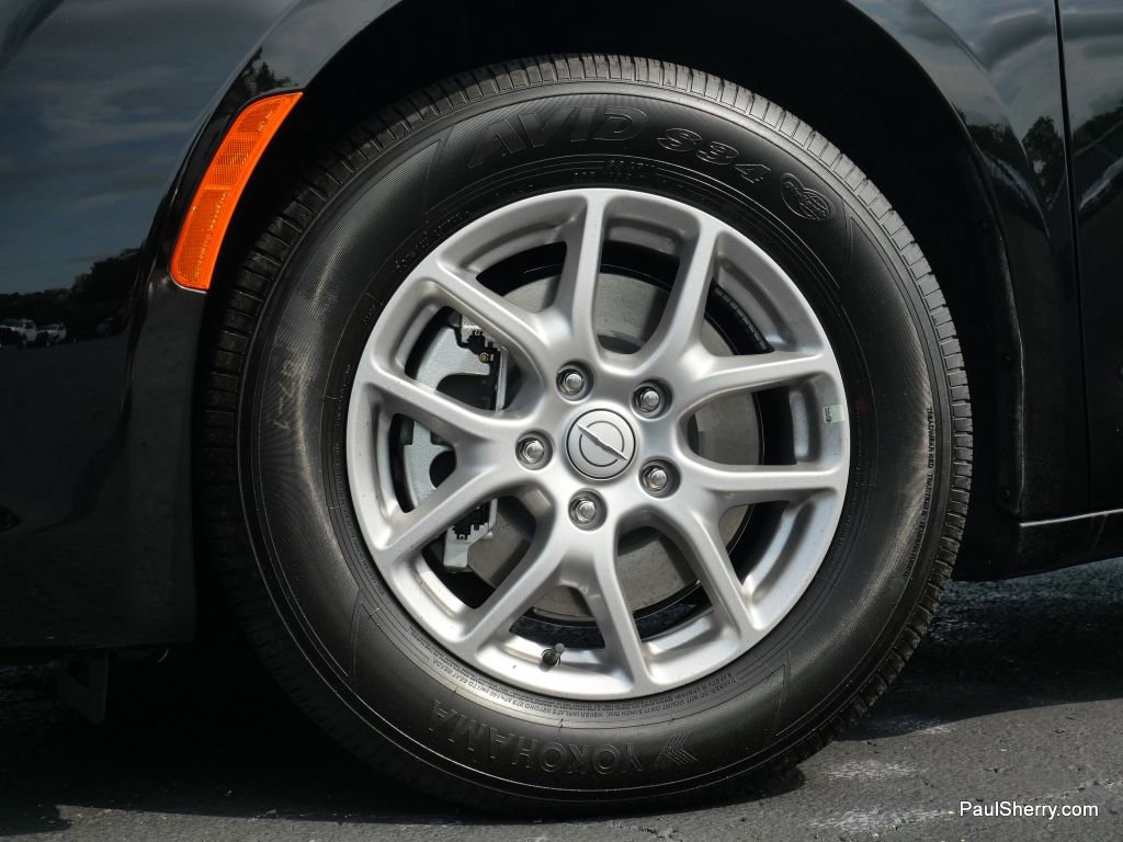 New 2025 Chrysler Voyager LX image 26