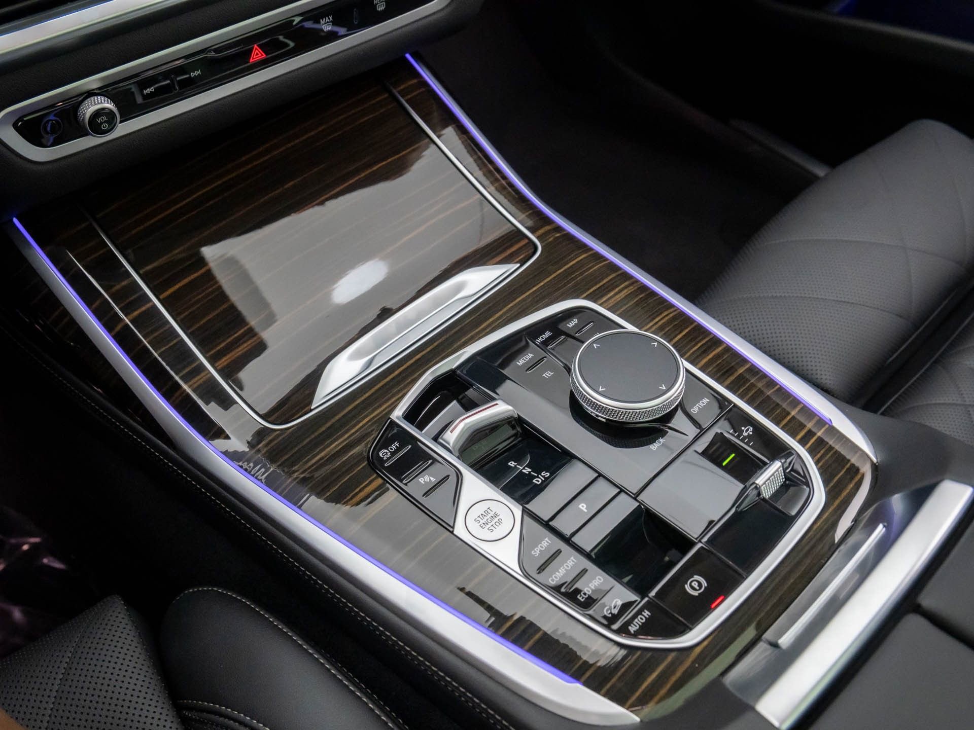 Used 2025 BMW X7 xDrive40i image 11