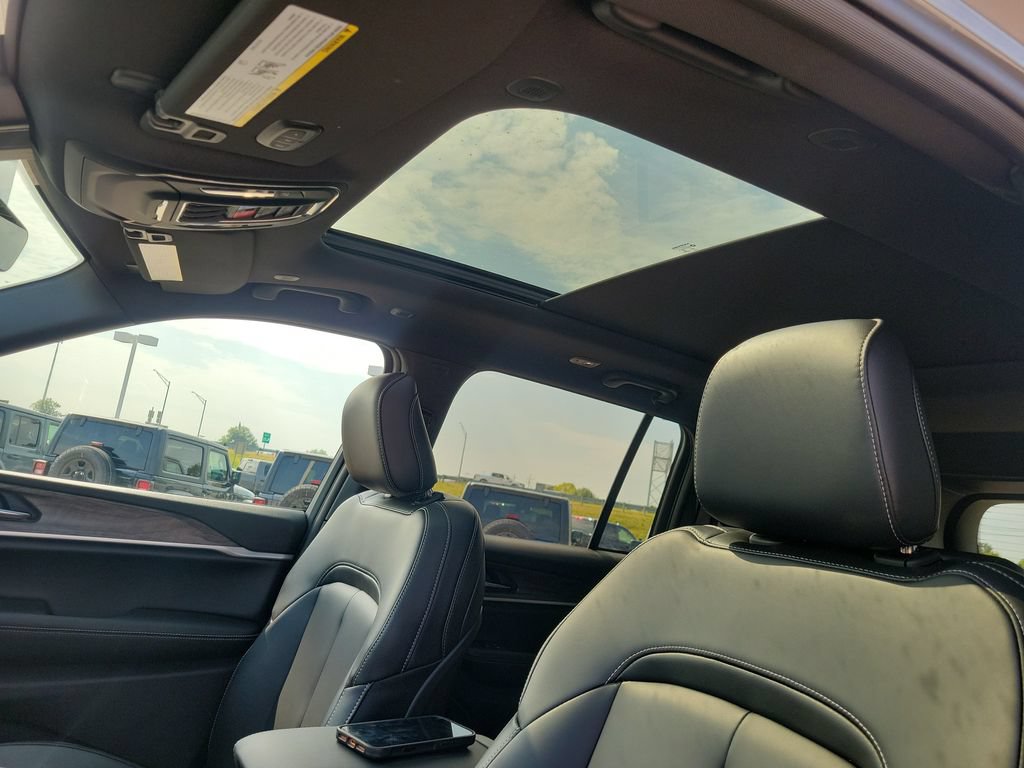 New 2027 Jeep Grand Cherokee Limited AWD/4WD image 21