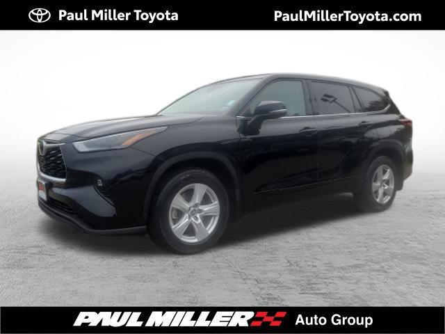 Used 2022 Toyota Highlander LE