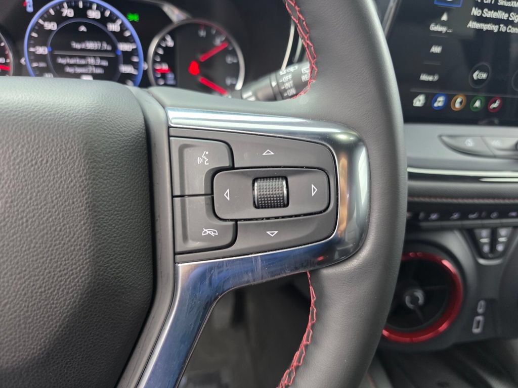 Used 2025 Chevrolet Blazer RS w/ Driver Confidence II Package FWD image 18