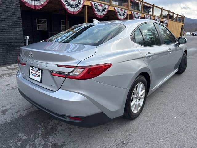 Used 2025 Toyota Camry LE image 8