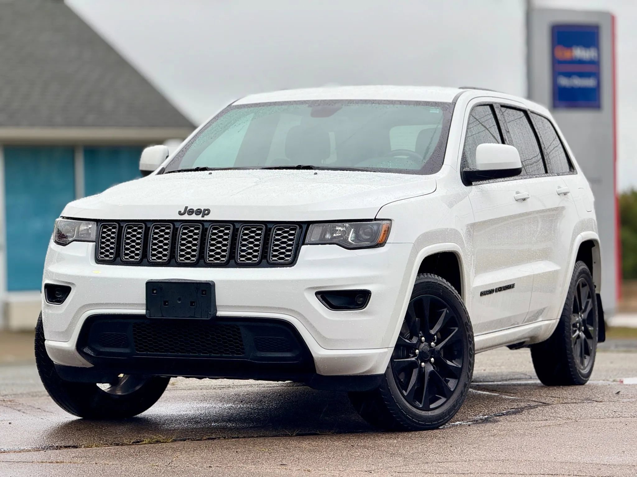 Used 2017 Jeep Grand Cherokee Altitude