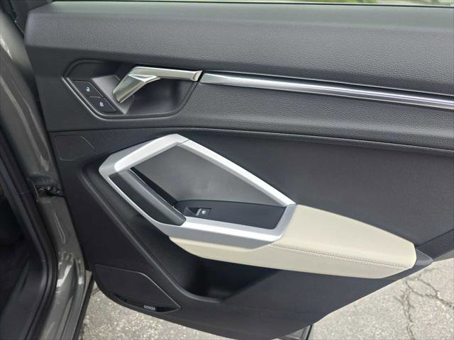 Used 2023 Audi Q3 2.0T Premium Plus w/ Premium Plus Package image 13