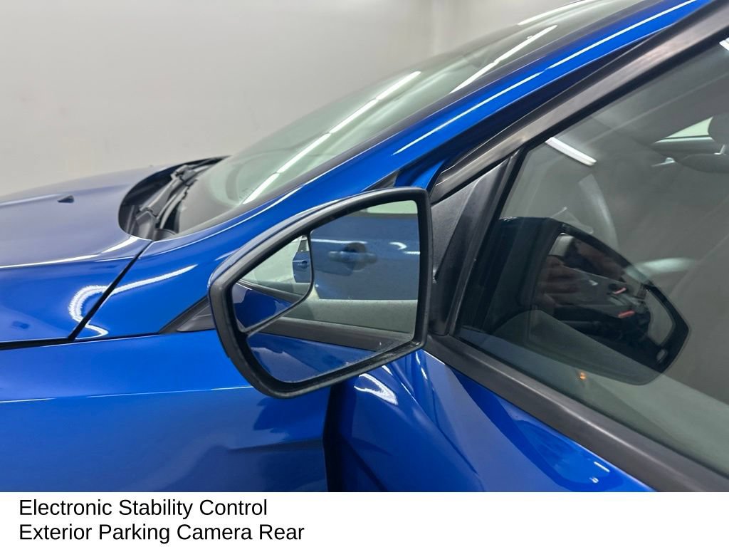 Used 2018 Ford Focus SE w/ SE Appearance Package FWD image 18