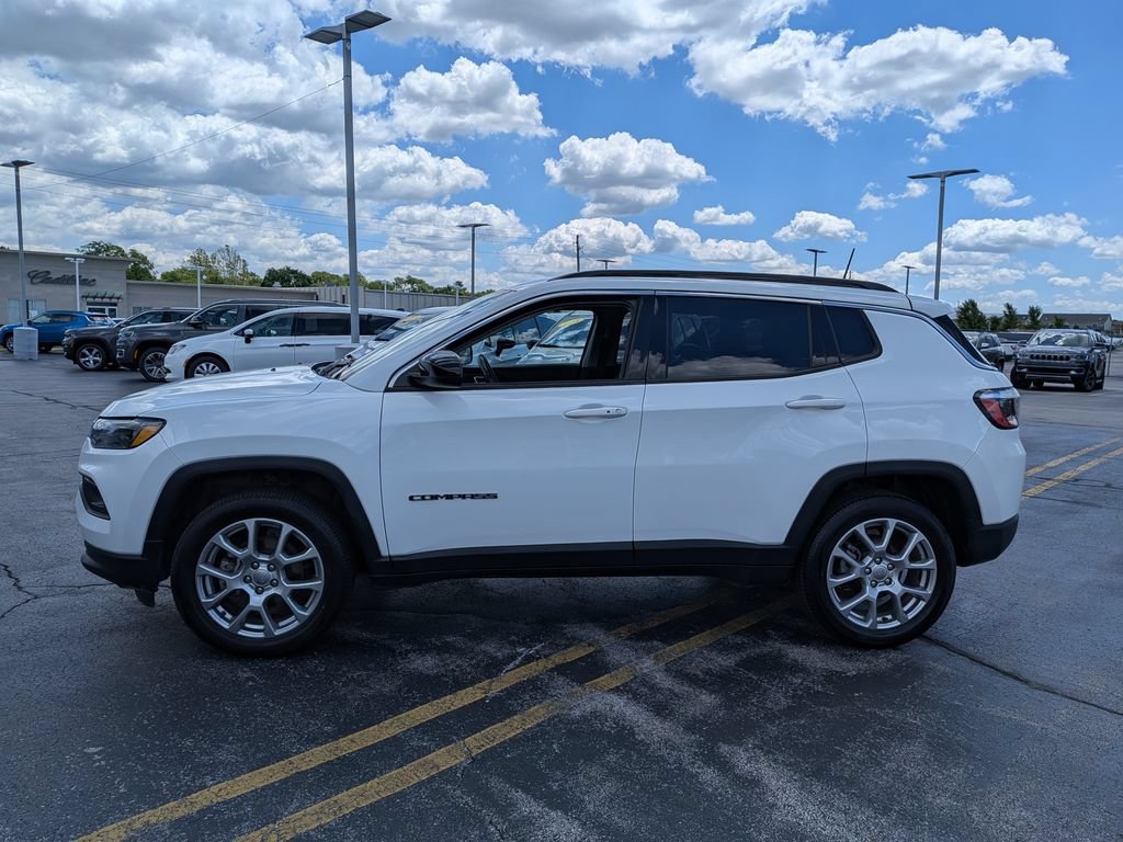 Used 2022 Jeep Compass Latitude AWD/4WD image 5